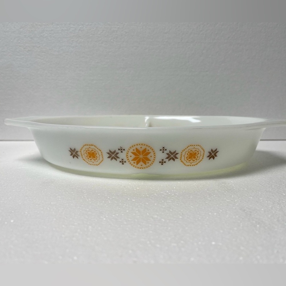 Pyrex Vintage Town and Country Quilt Pattern Divided Dish